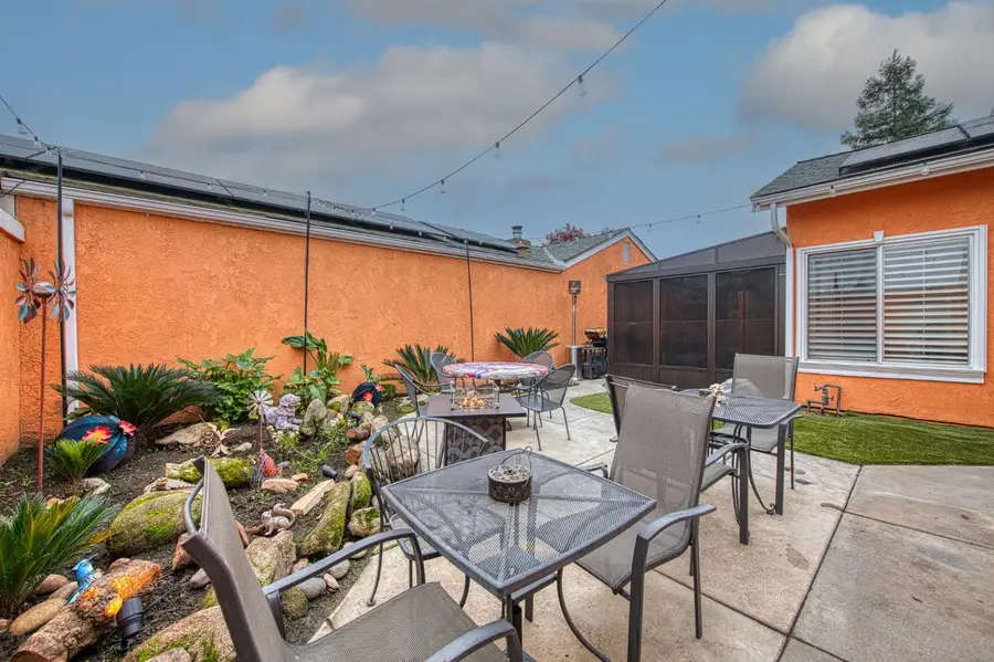 2715 N Marty Avenue, Fresno, CA 93722 - Image #2