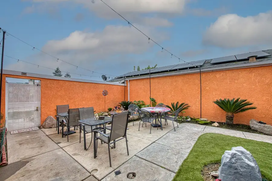 2715 N Marty Avenue, Fresno, CA 93722 - Image #3