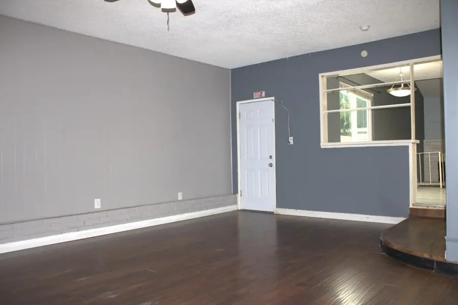 698 W Donner Avenue, Clovis, CA 93612 - Image #2