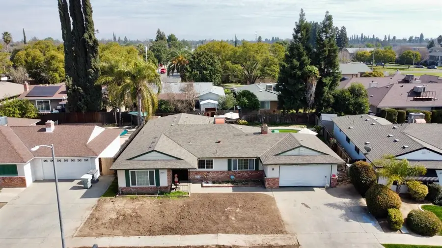 4382 N Crystal Avenue, Fresno, CA 93705 - Image #2