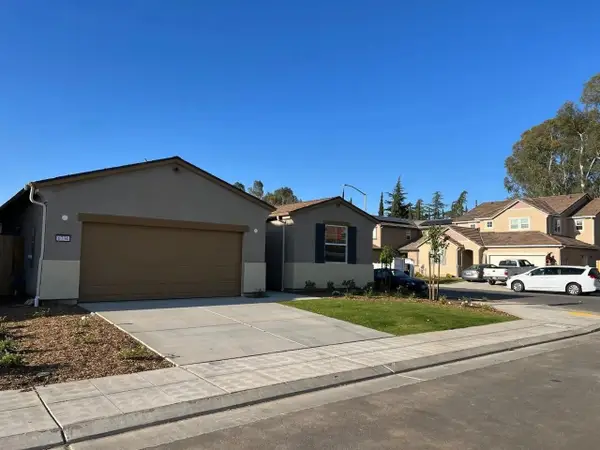 6734 E Cambridge Avenue, Fresno, CA 93727