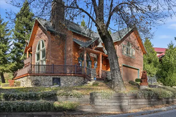 53903 Creekside Ln, Bass Lake, CA 93604