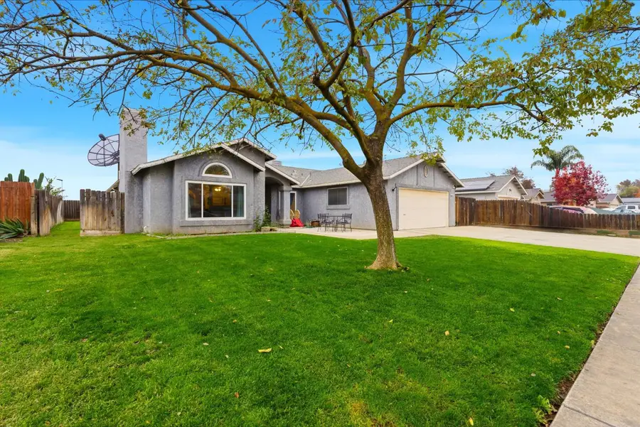351 Barcelona Drive, Lemoore, CA 93245 - Image #3