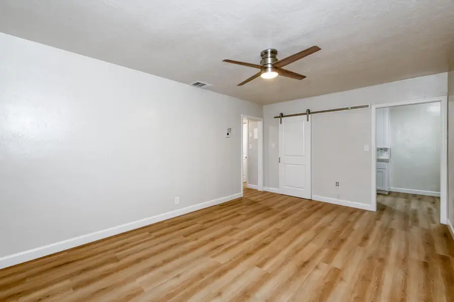 326 E Dudley Avenue, Fresno, CA 93728 - Image #3