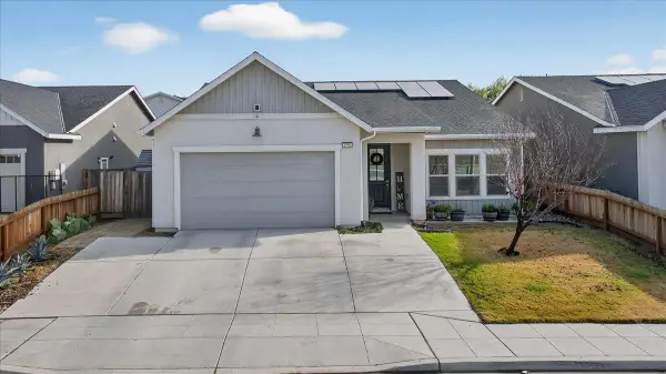 1556 N Delbert Avenue, Fresno, CA 93722