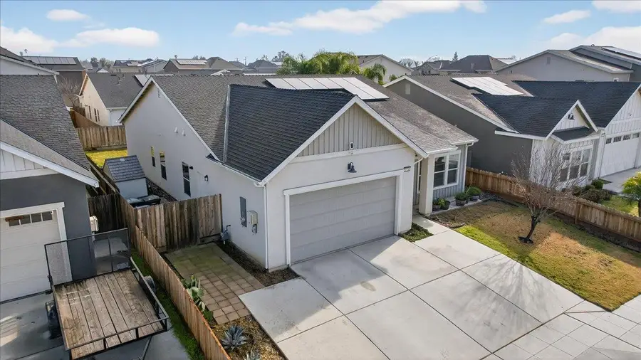 1556 N Delbert Avenue, Fresno, CA 93722 - Image #2