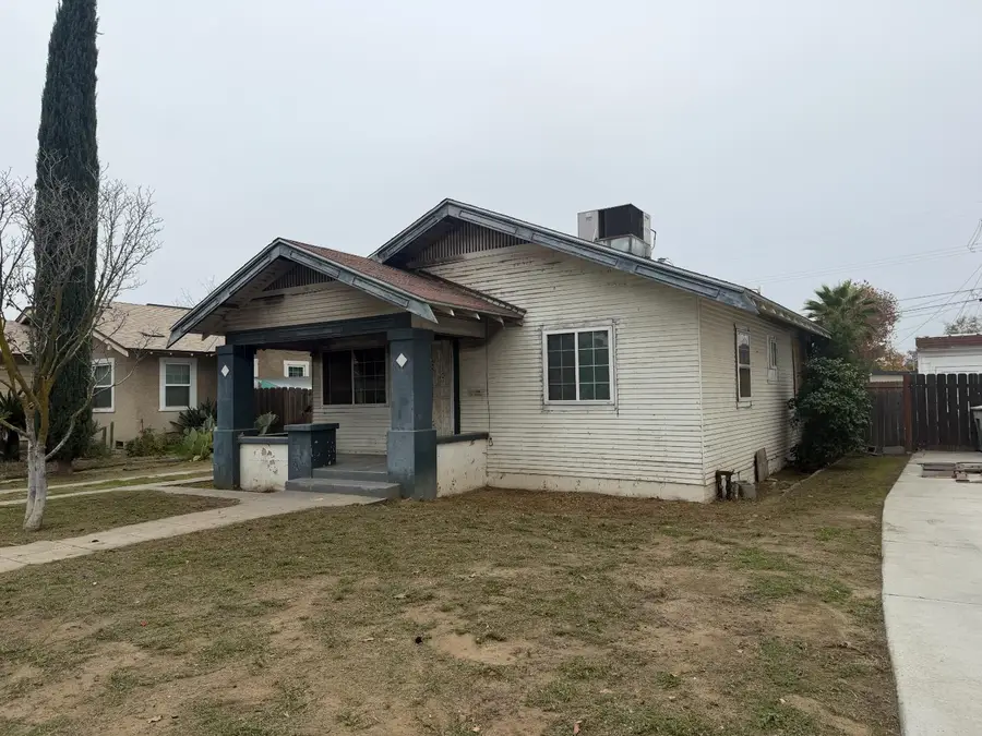 1103 N Adoline Avenue, Fresno, CA 93728 - Image #2