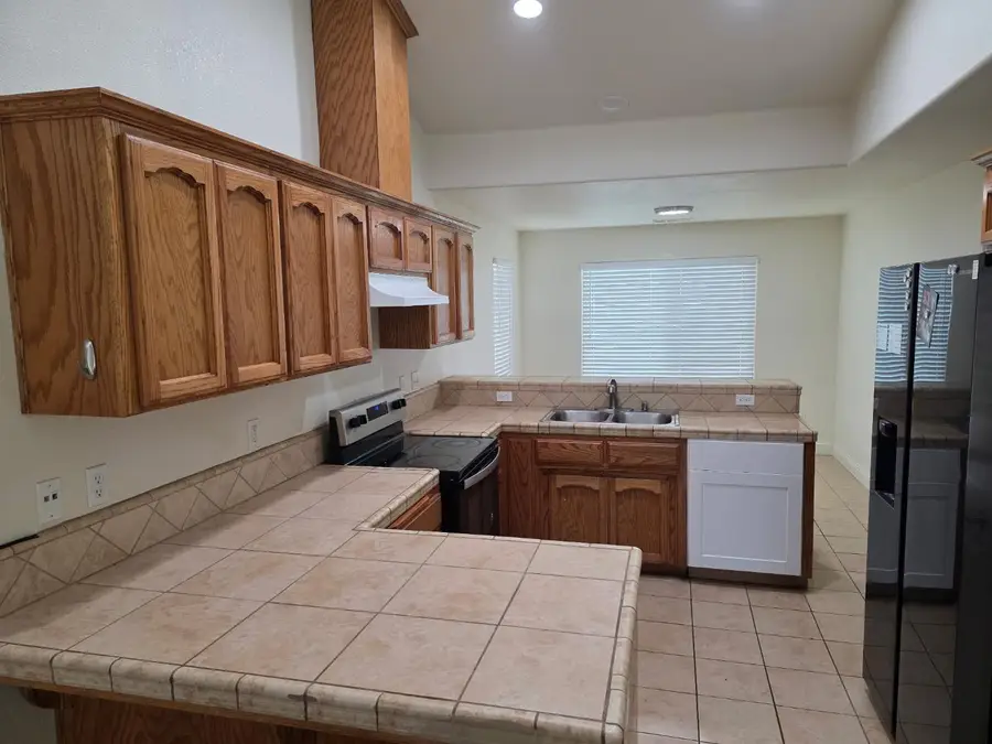 804 Morris Lane, Madera, CA 93637 - Image #3