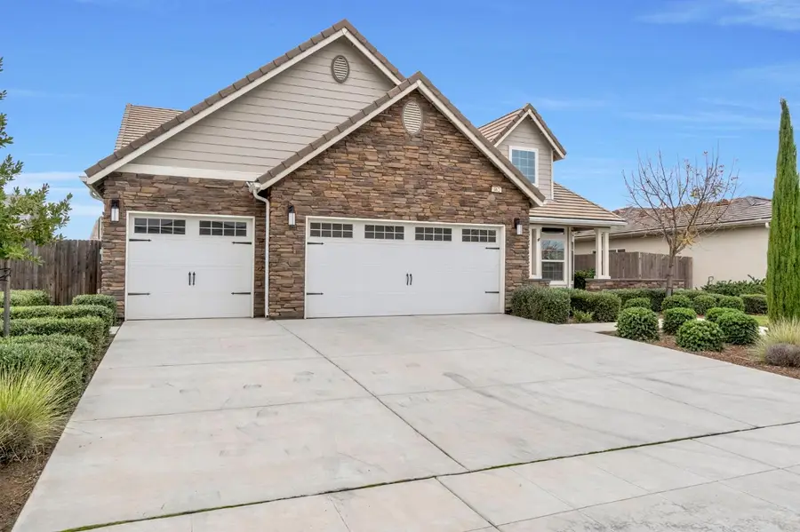 462 S Crescent Lane, Madera, CA 93636 - Image #2