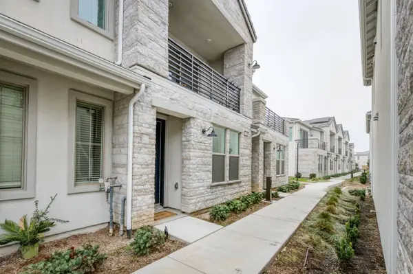 484 W Balsam Lane, Clovis, CA 93611