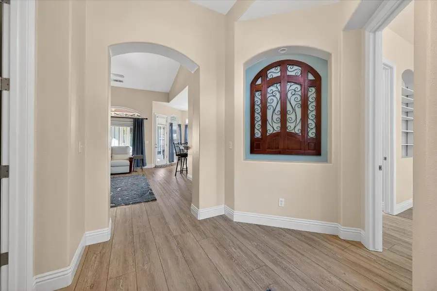 174 N Lind Avenue, Clovis, CA 93612 - Image #2