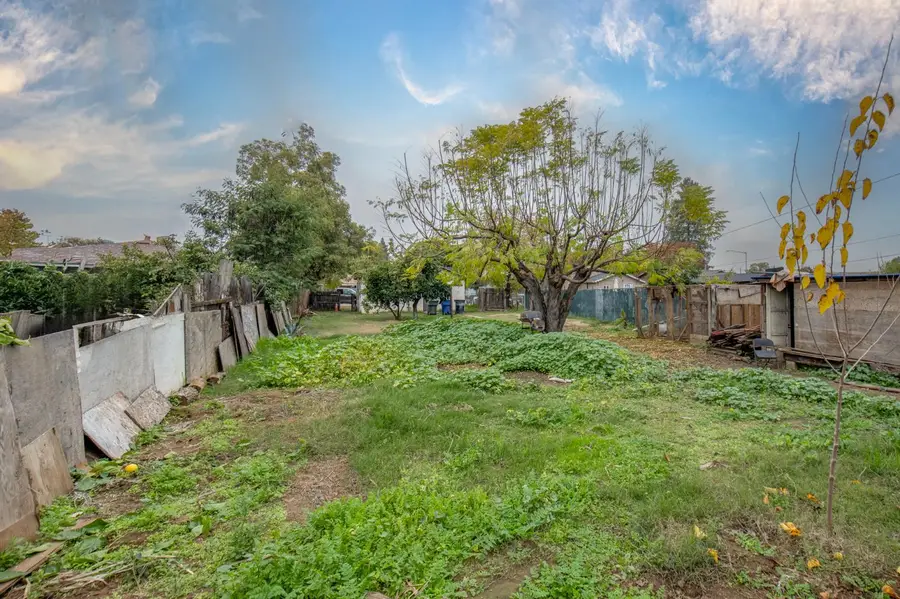 424 Morton Avenue, Sanger, CA 93657 - Image #2