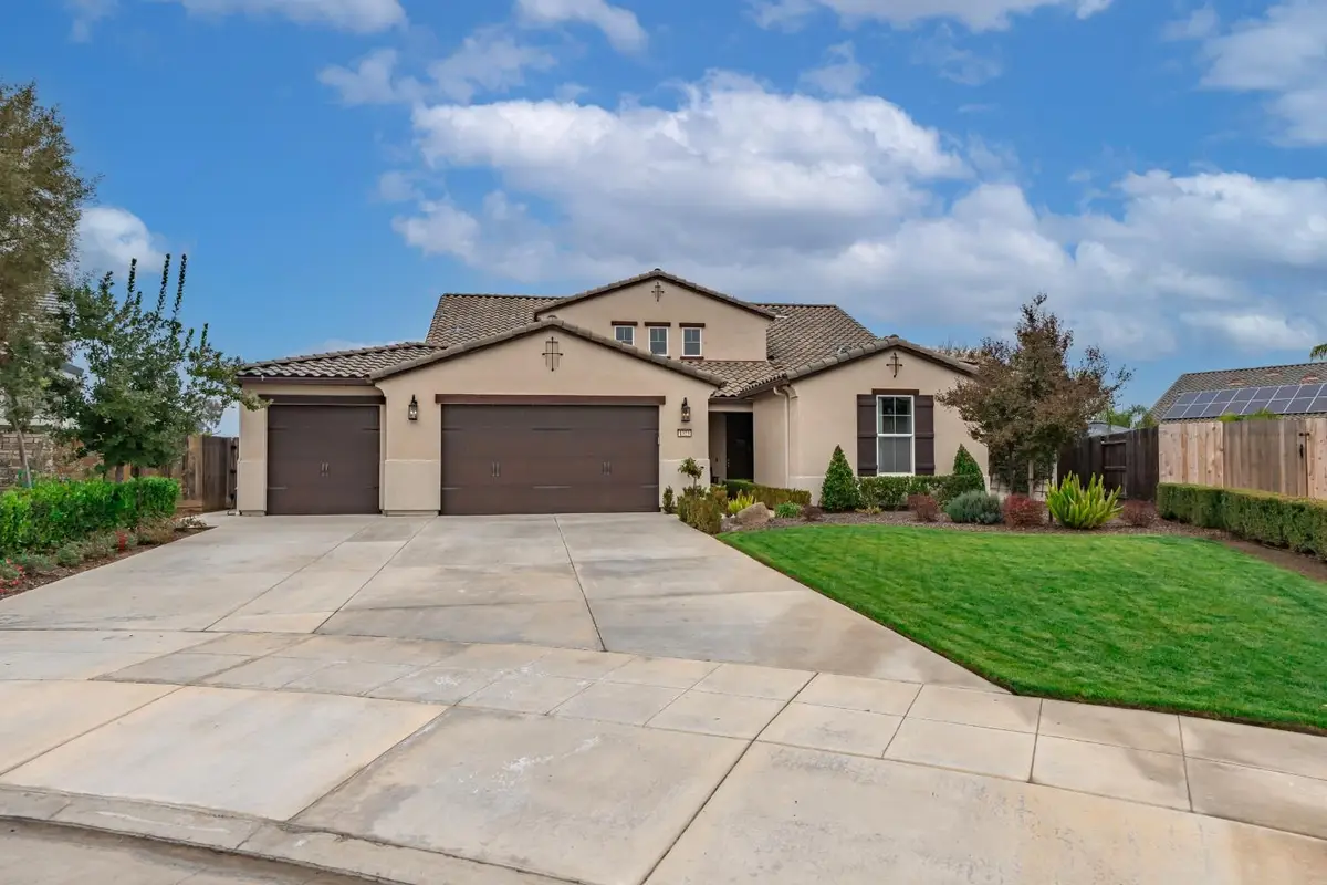 1323 N Traverse Avenue, Clovis, CA 93619 - Image #1