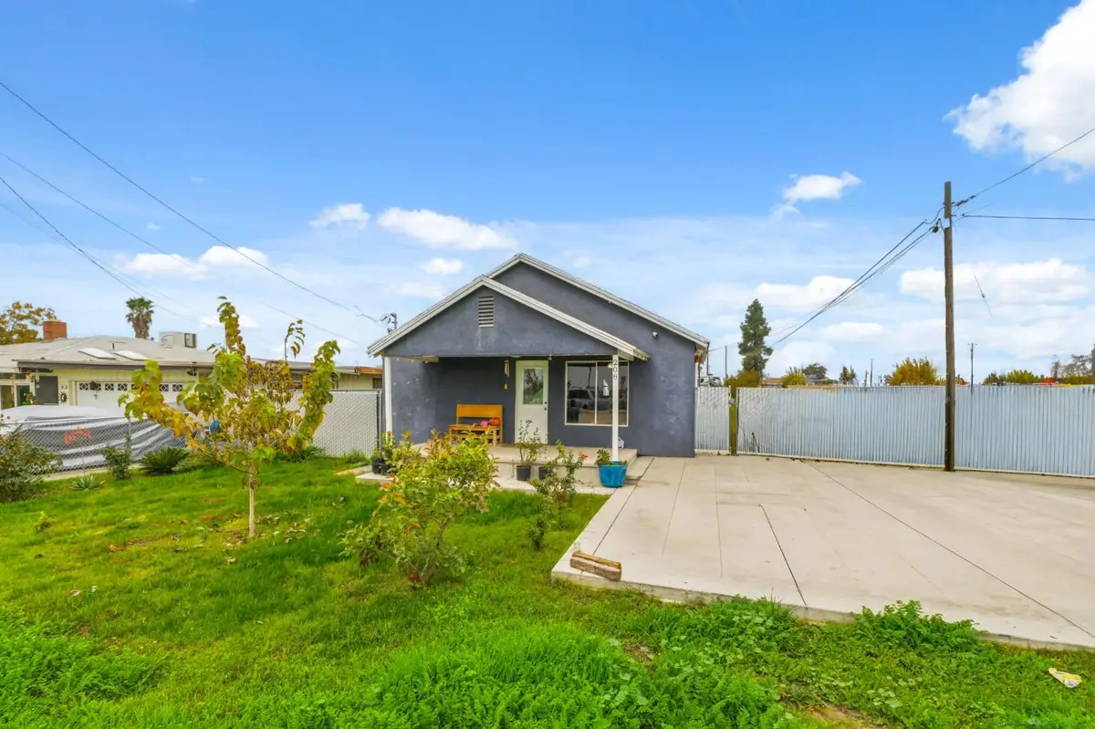 208 S Hughes Avenue, Fresno, CA 93706 - Image #1