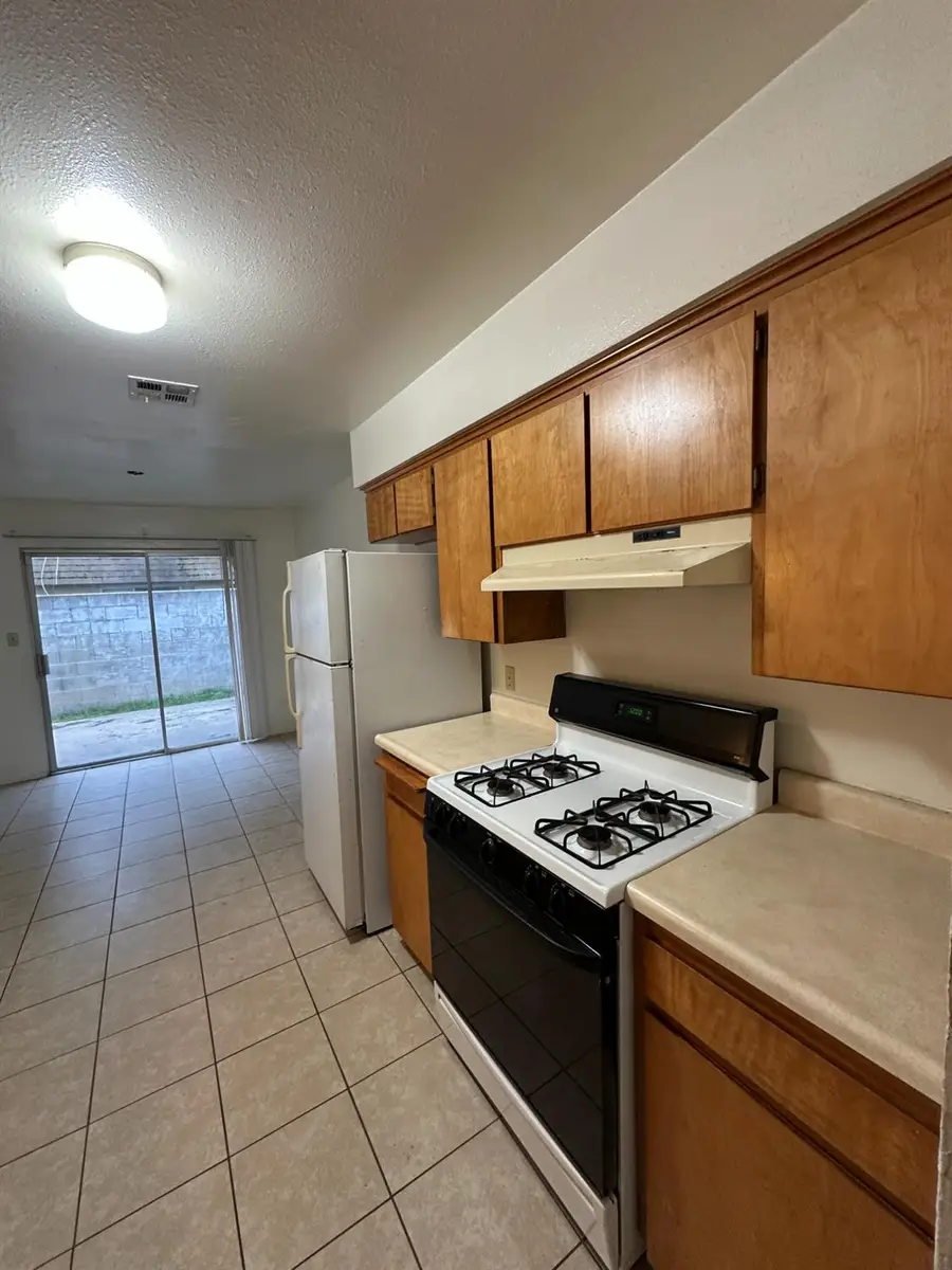 461 Minnewawa Avenue #101, Clovis, CA 93612 - Image #3