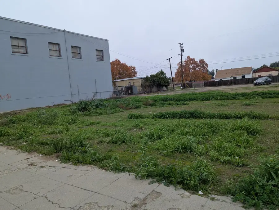 720 L Street, Sanger, CA 93657 - Image #3