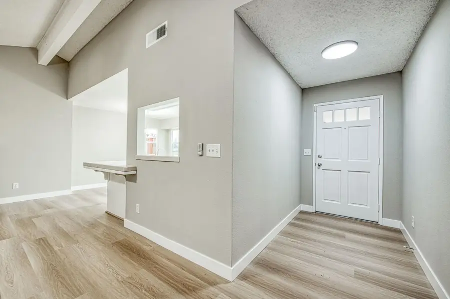 6377 N Genoa Avenue, Fresno, CA 93722 - Image #3