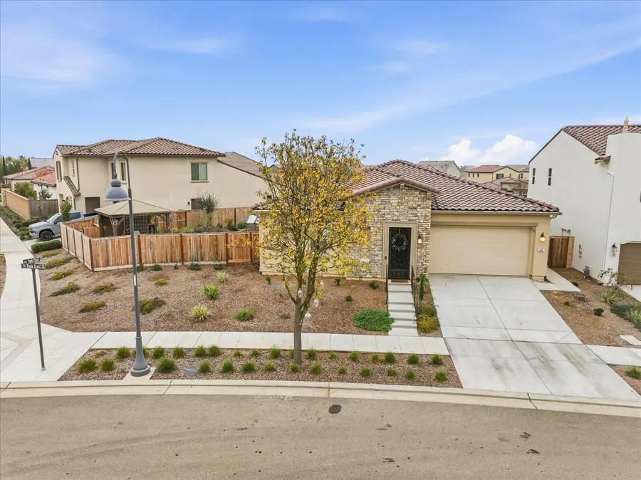 668 Rock Crest Avenue, Madera, CA 93636 - Image #2