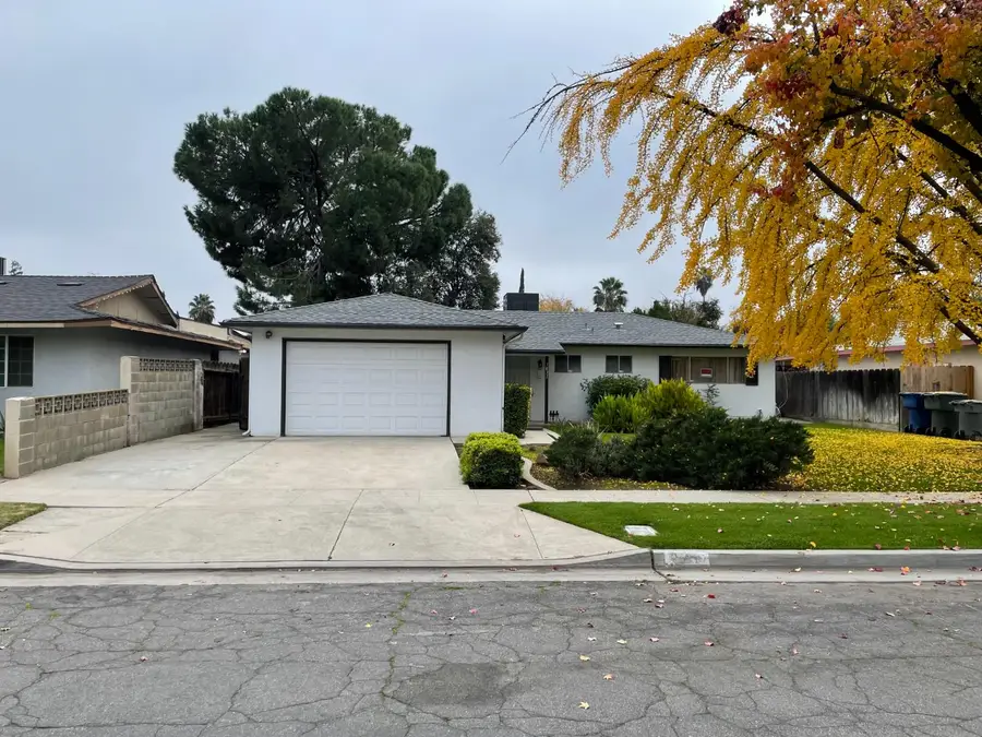 3031 W Fairmont Avenue W, Fresno, CA 93722 - Image #2