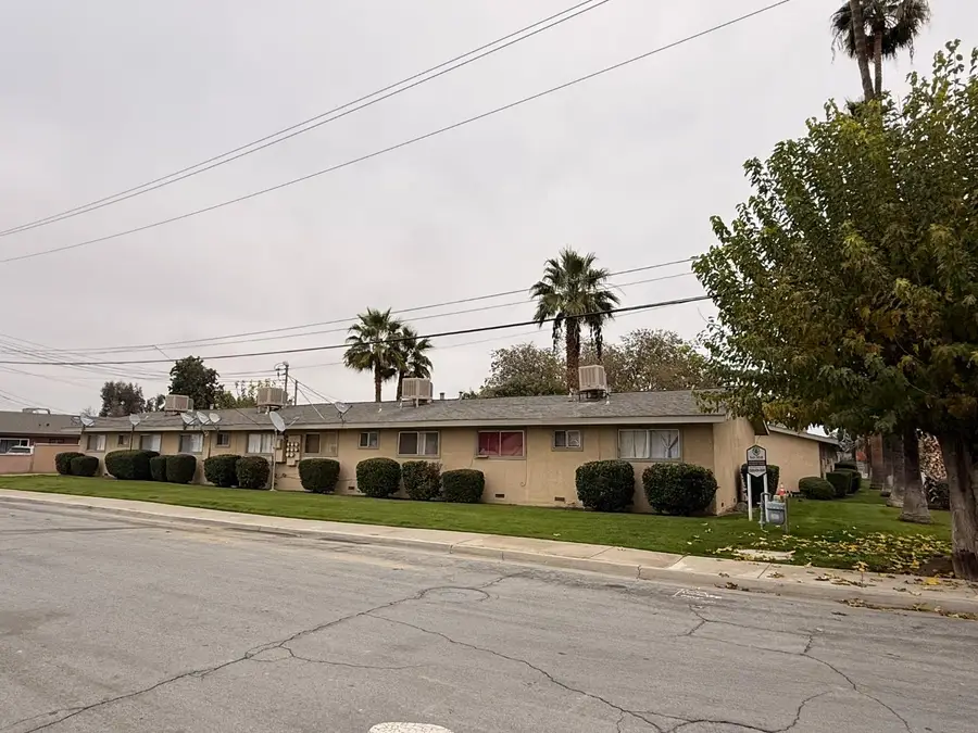 201 E Walnut Avenue, Coalinga, CA 93210 - Image #2