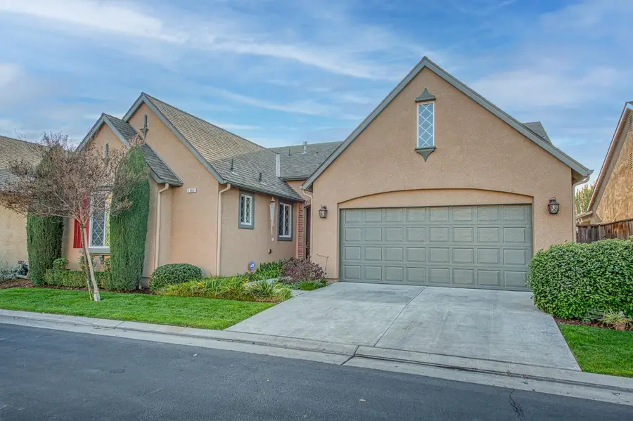 1764 N Mcpherson Lane, Clovis, CA 93619 - Image #2