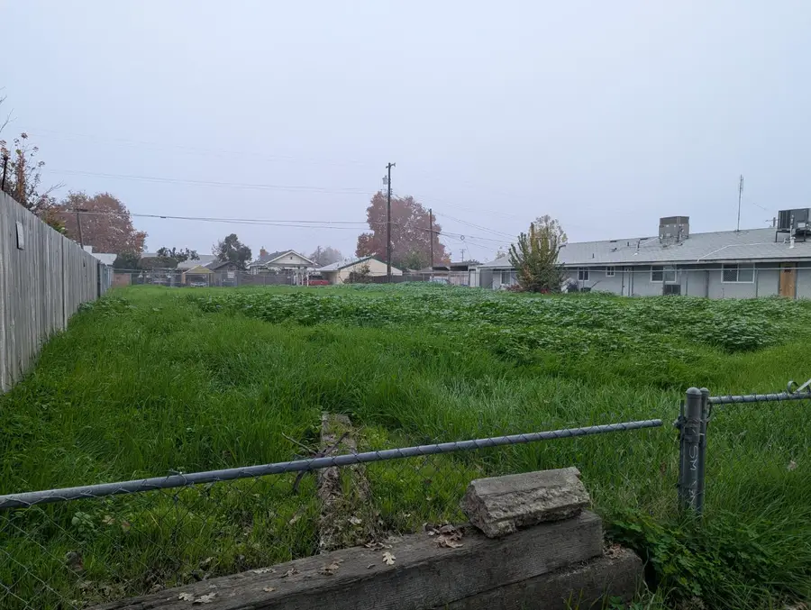 521 O Street, Sanger, CA 93657 - Image #3