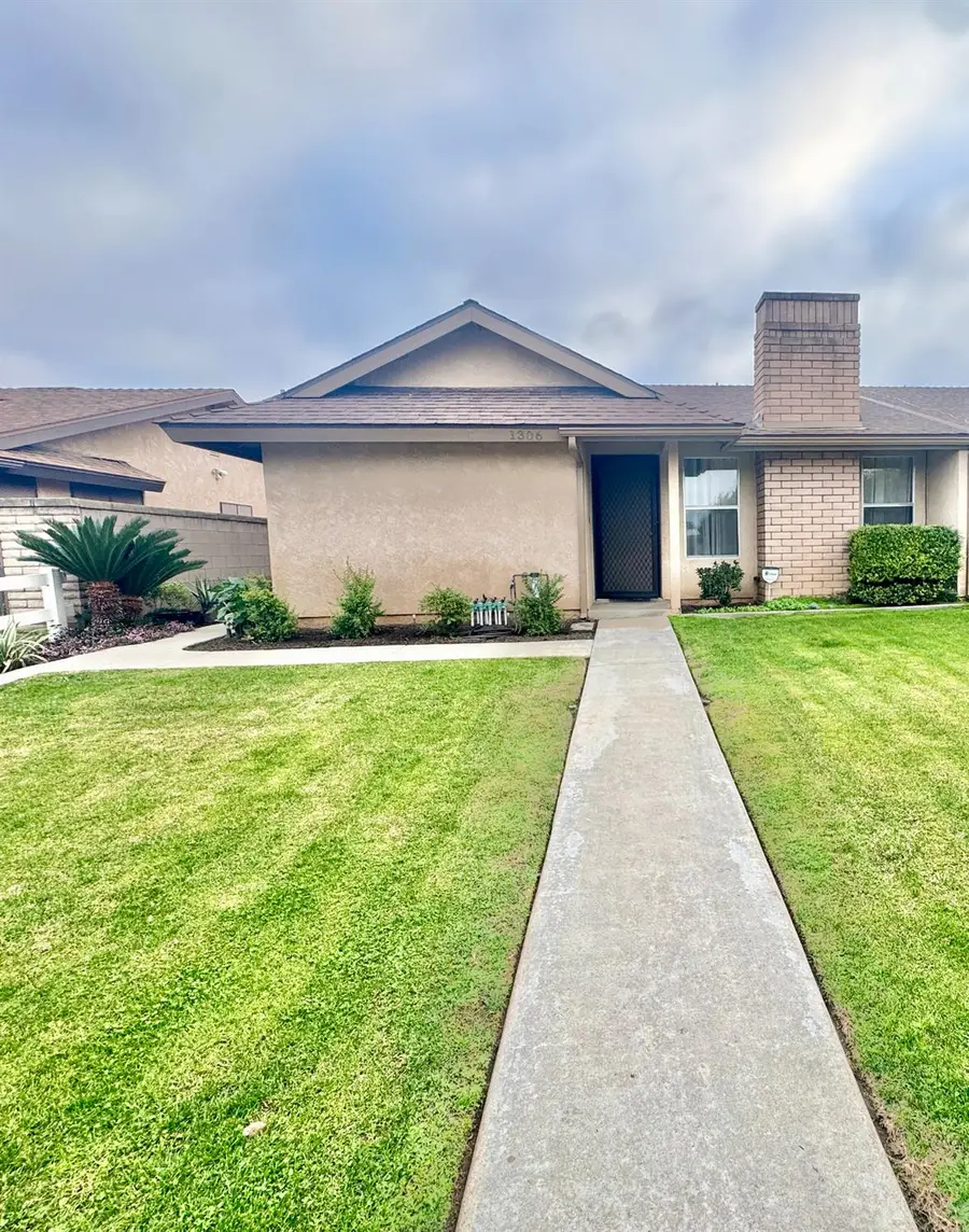 1306 E North Way, Dinuba, CA 93618 - Image #2