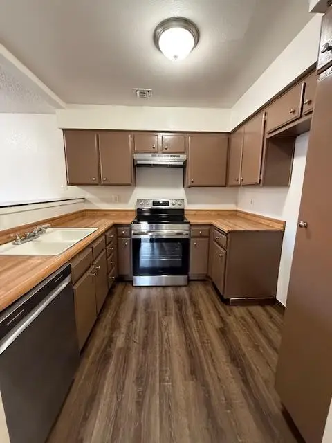 1190 S Winery Avenue #150, Fresno, CA 93727 - Image #3