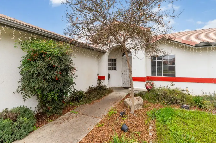 950 Cedarwood, Hanford, CA 93230 - Image #3