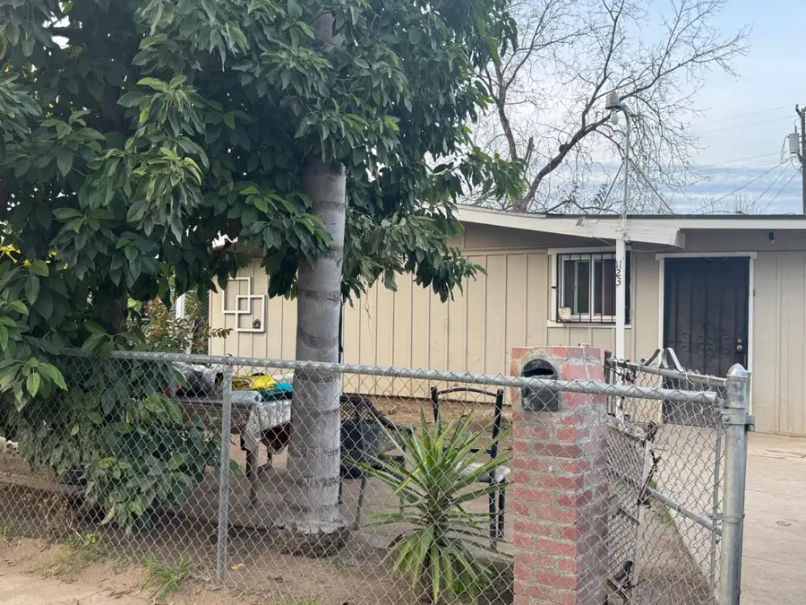 1123 E Garrett Avenue, Fresno, CA 93706 - Image #3