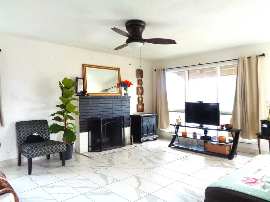 2615 N Bond Avenue, Fresno, CA 93703 - Image #3