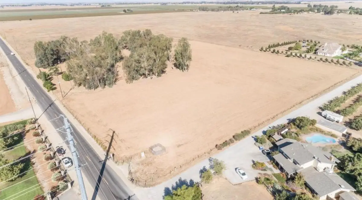 4890 E Cooper, Clovis, CA 93619 - Image #1