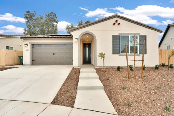 2143 N Renn Avenue, Clovis, CA 93619