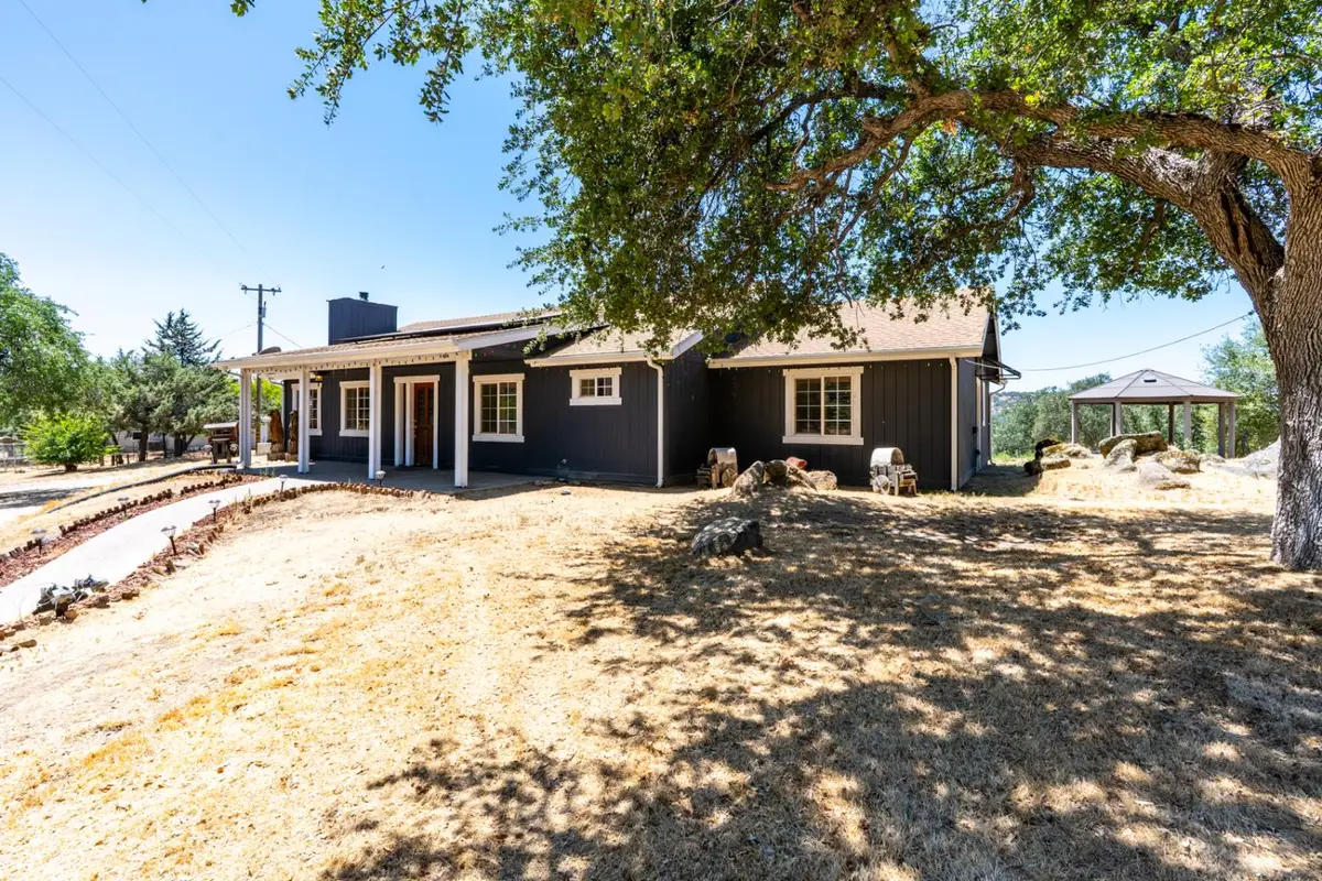 42802 Woodmar Drive, Coarsegold, CA 93614 - Image #1