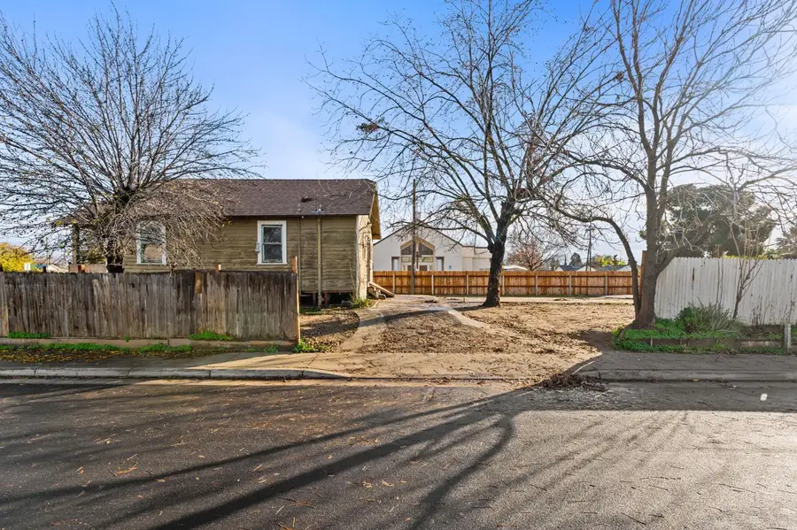 208 Bullard Avenue, Clovis, CA 93612 - Image #3
