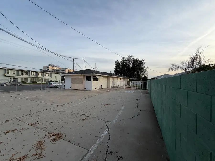 2611 N Fresno Street, Fresno, CA 93703 - Image #3