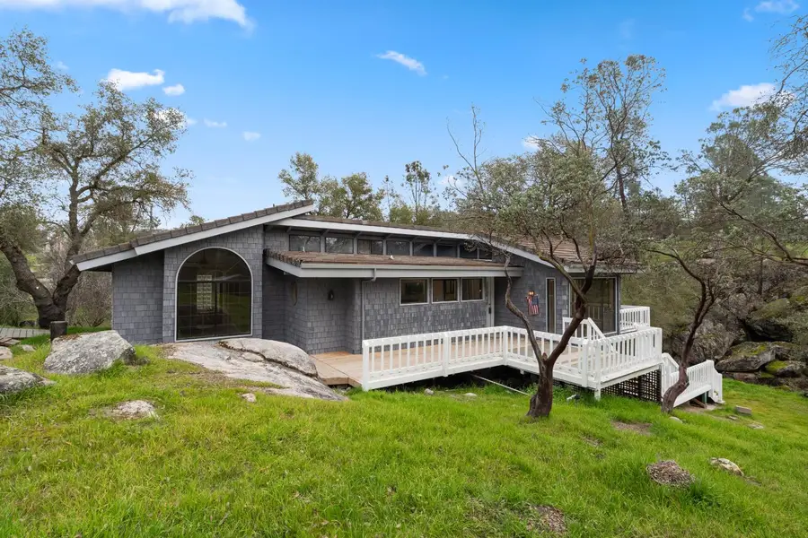 42718 Deep Forest Drive, Coarsegold, CA 93614 - Image #2