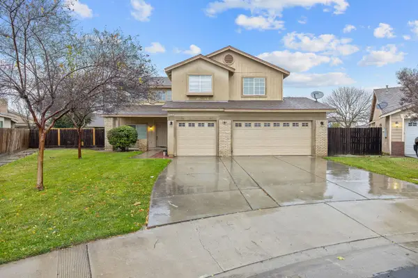 3232 N Zion Circle, Hanford, CA 93230