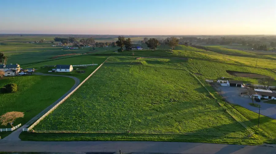 6323 E Appaloosa Avenue, Clovis, CA 93636 - Image #2