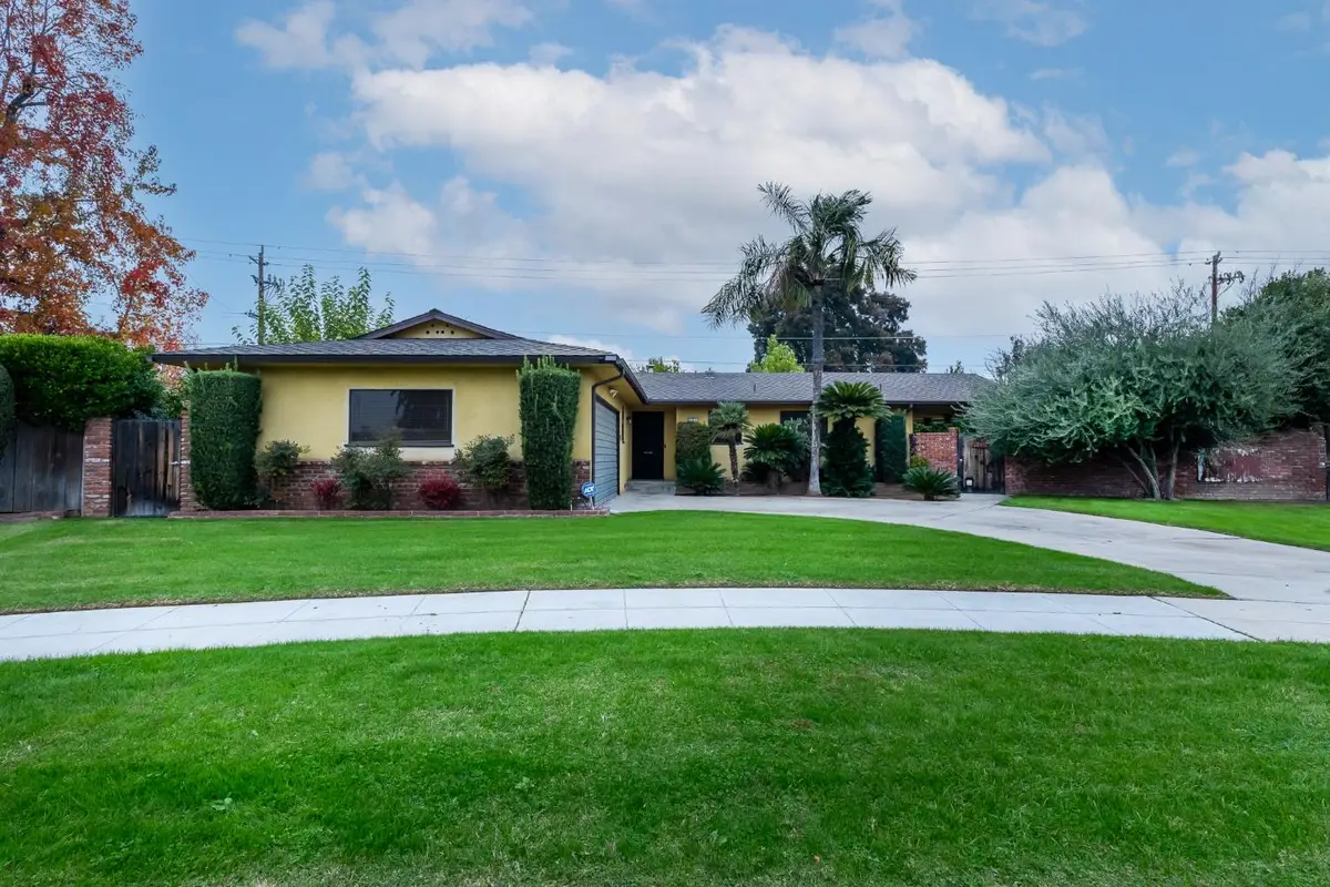 2349 E Pontiac Way, Fresno, CA 93726 - Image #1