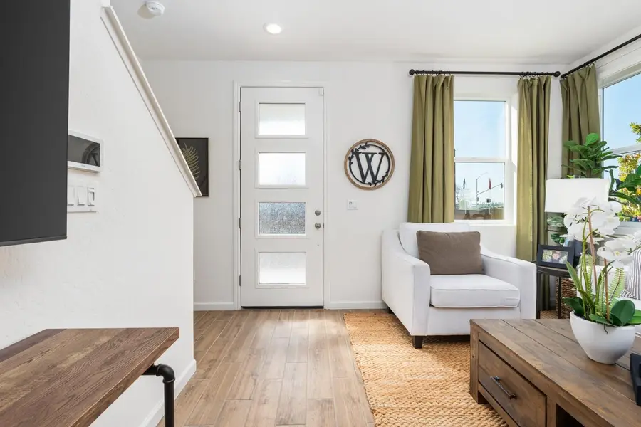 6556 E Cresthaven Drive, Fresno, CA 93727 - Image #3