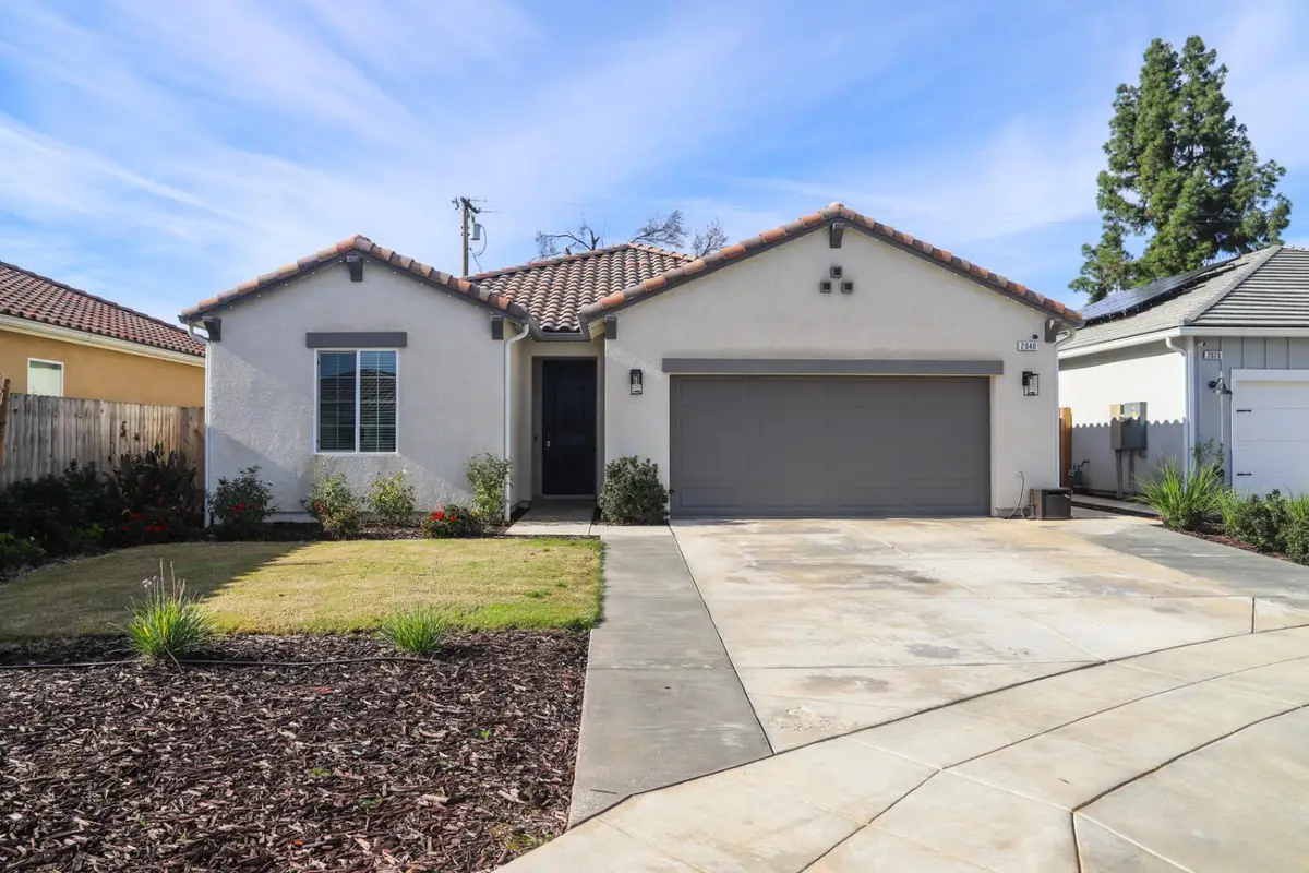 2040 Descanso Avenue, Clovis, CA 93619 - Image #1