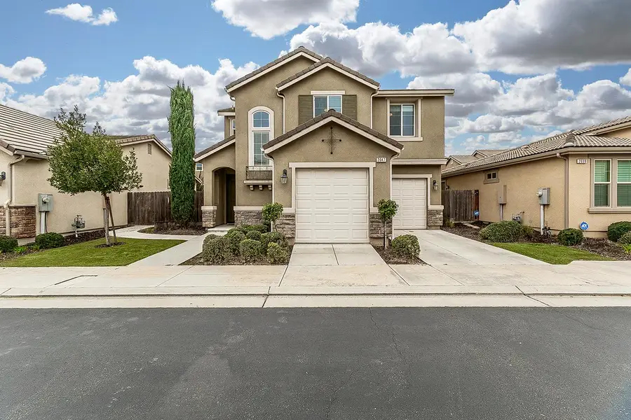 2047 E Makenna Drive, Fresno, CA 93730 - Image #2