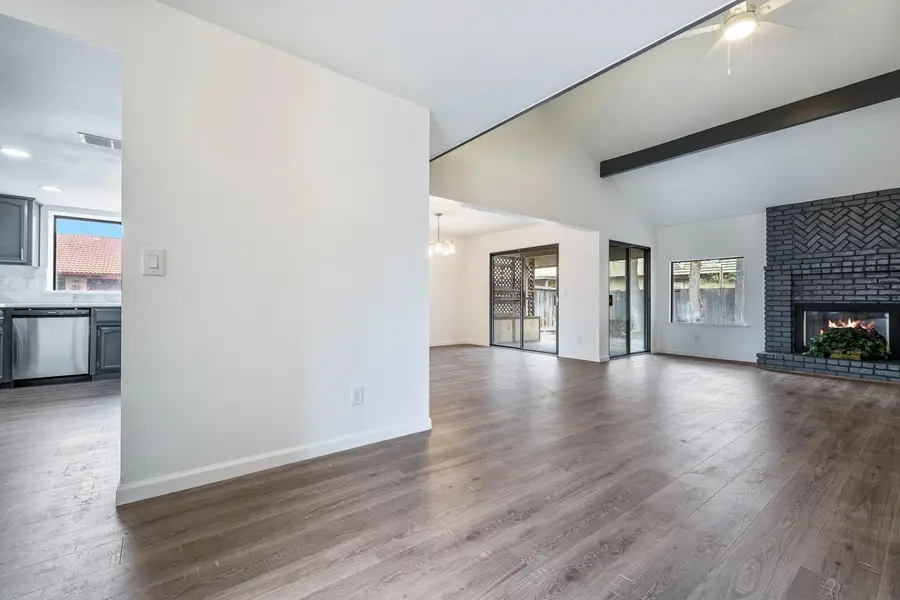 929 Barnett Way, Madera, CA 93637 - Image #2