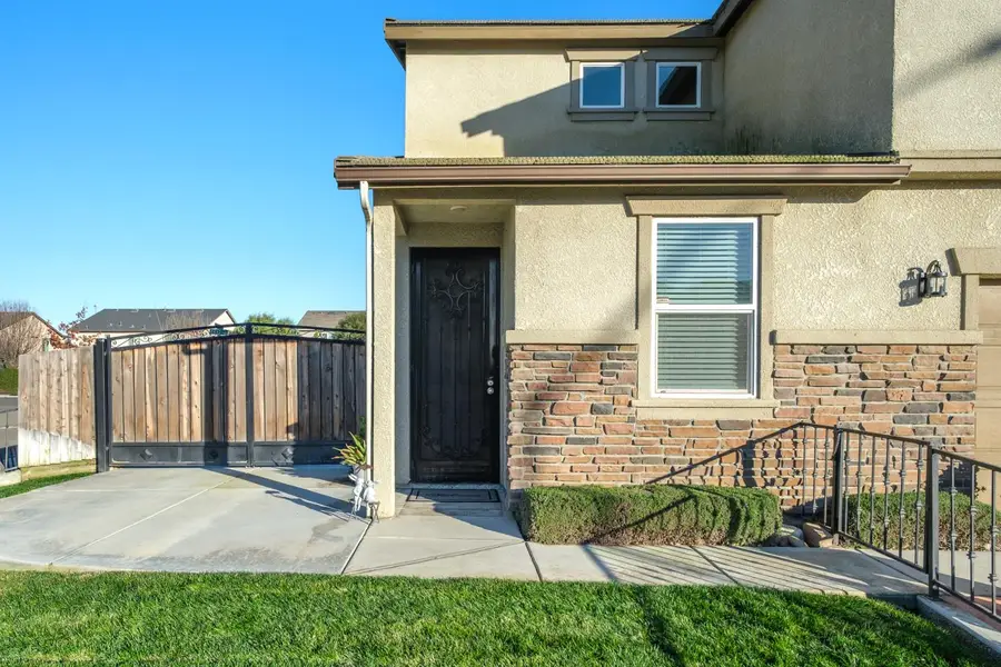 153 Drake Street, Madera, CA 93638 - Image #2