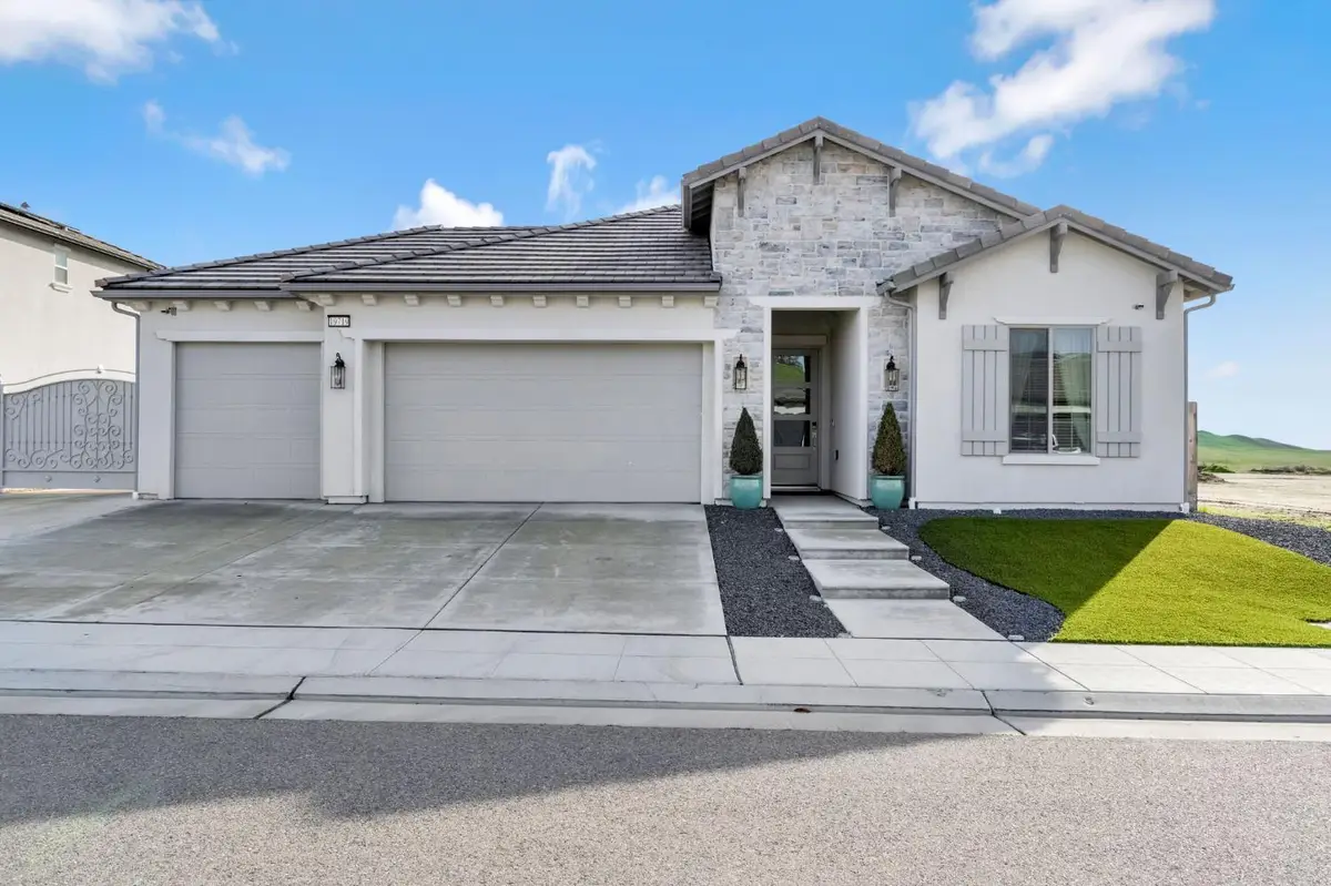 19719 Desert Willow Lane, Friant, CA 93626 - Image #1