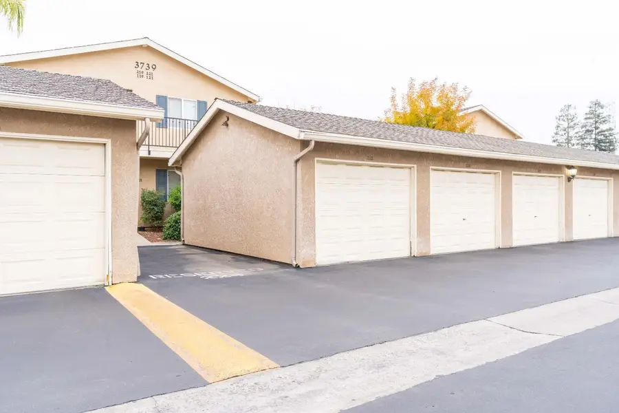 3739 W Bullard Avenue #221, Fresno, CA 93711 - Image #2