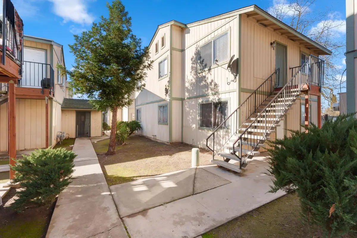 609 Moore Street, Madera, CA 93638 - Image #1