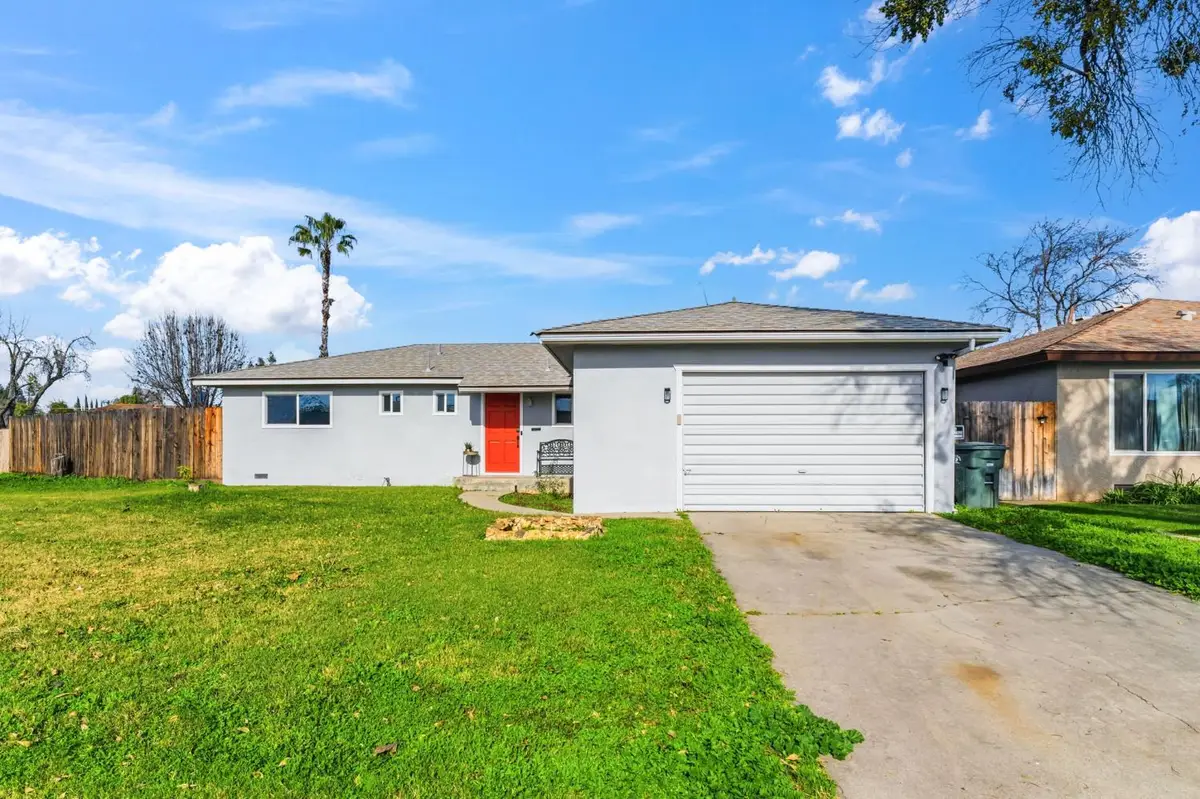 647 W Dennis Drive, Clovis, CA 93612 - Image #1