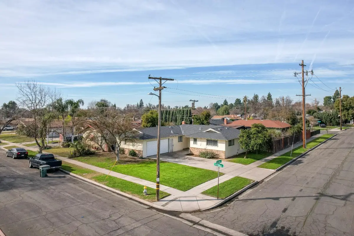 3955 N Tollhouse Road, Fresno, CA 93726 - Image #1